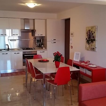 Baia Giardini Apartments Экстерьер фото