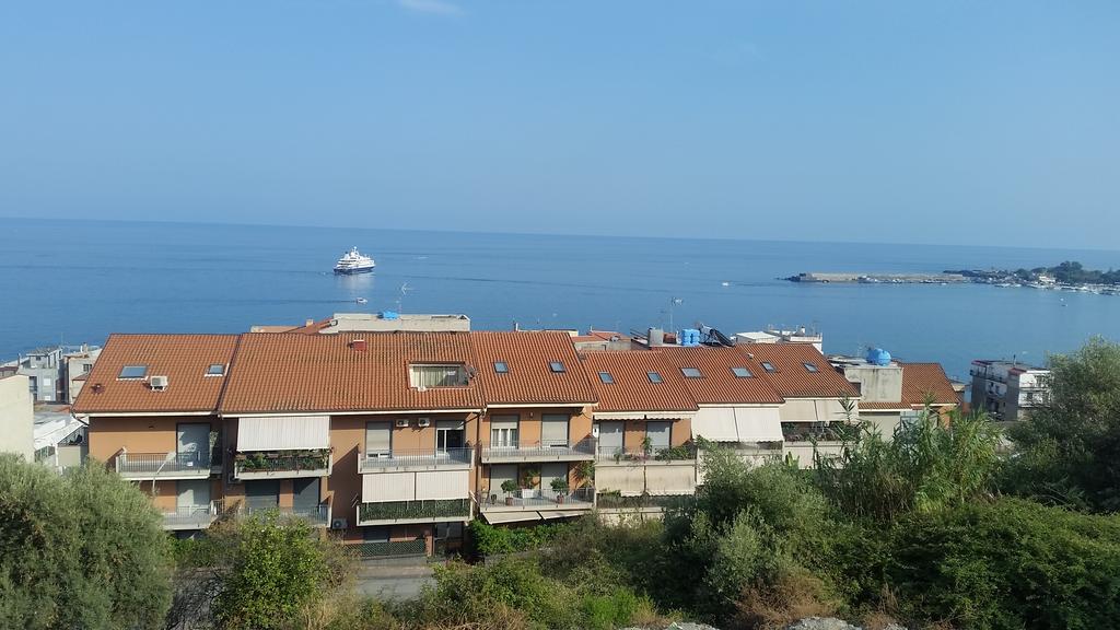 Baia Giardini Apartments Экстерьер фото