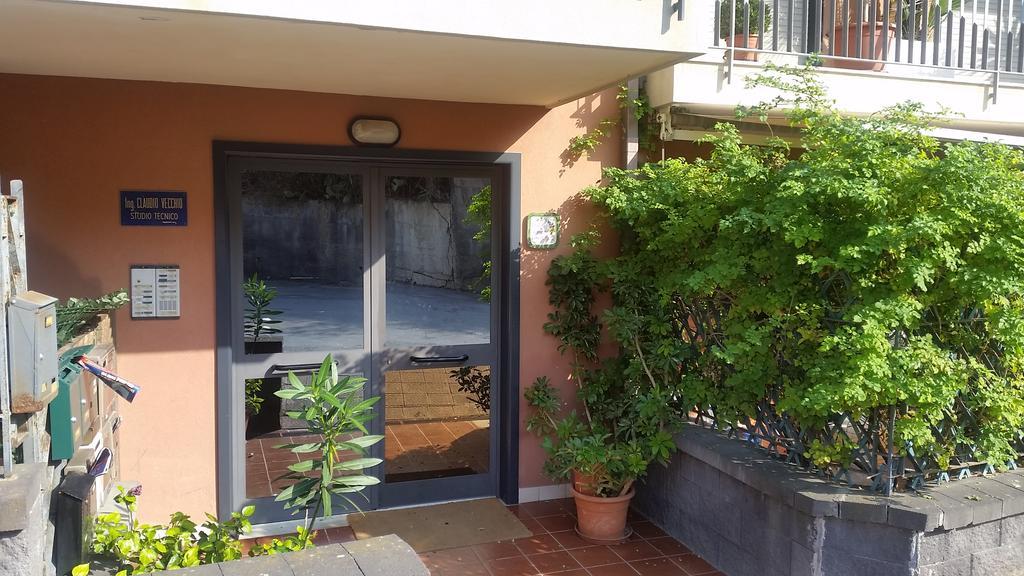 Baia Giardini Apartments Экстерьер фото
