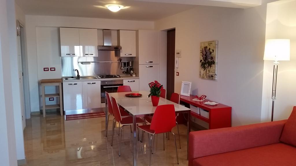 Baia Giardini Apartments Экстерьер фото