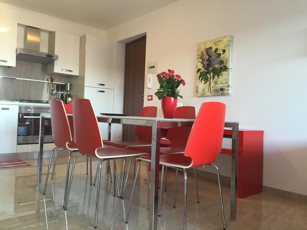 Baia Giardini Apartments Экстерьер фото